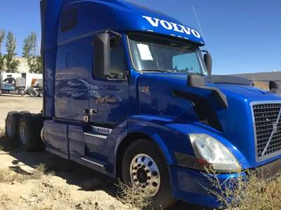 Volvo VNL Right Cab Fairing