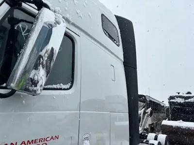 Volvo VNL Left Cab Fairing