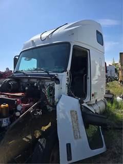 Volvo VNL660 Cab Assembly