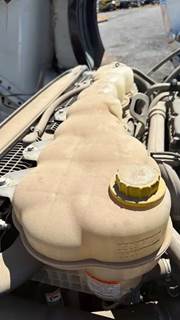 Freightliner Cascadia 126 Coolant Reservoir