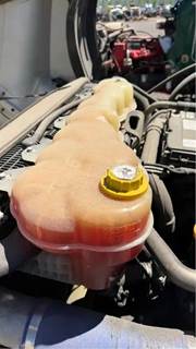 Freightliner Cascadia Coolant Reservoir