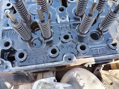 Detroit DD15 Cylinder Head for a 2012 Freightliner Cascadia 125