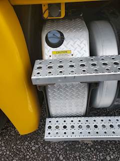 Freightliner Cascadia 125 DEF Tank