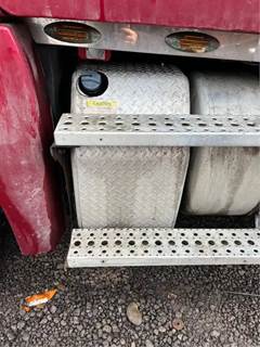 Freightliner Cascadia 125 DEF Tank