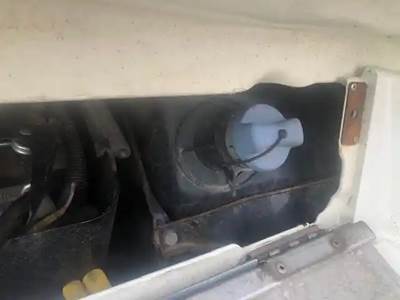 Freightliner Cascadia 125 DEF Tank