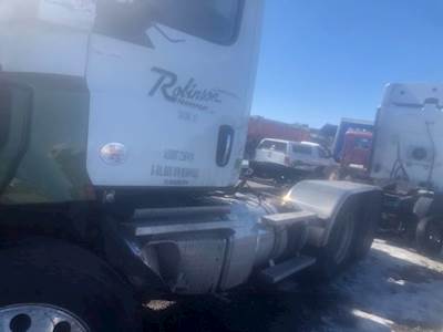 Freightliner Cascadia 126 DEF Tank