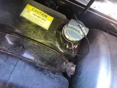 Freightliner Cascadia 126 DEF Tank