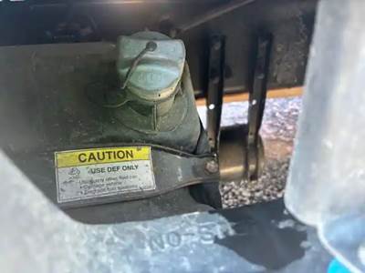 Freightliner Cascadia 126 DEF Tank