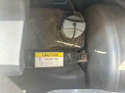 Freightliner Cascadia 126 DEF Tank