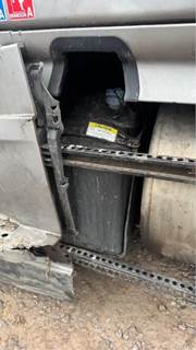 Freightliner Cascadia 126 DEF Tank