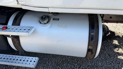 Freightliner Cascadia DEF Tank