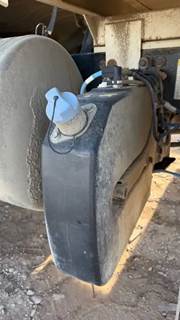 Freightliner M2 106 DEF Tank