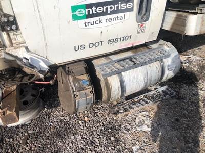 International DuraStar 4300 DEF Tank