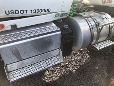 International LT625 DEF Tank