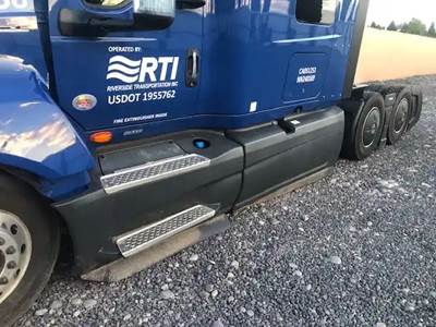 International LT625 DEF Tank