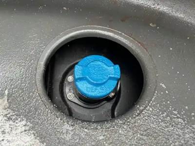 International LT625 DEF Tank