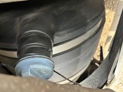 Kenworth T680 DEF Tank