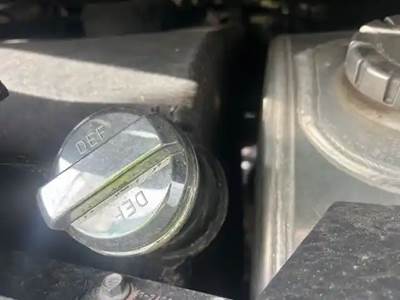 Kenworth T680 DEF Tank