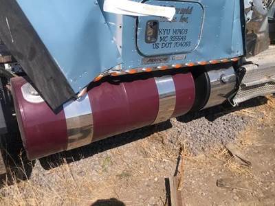 Kenworth W900 DEF Tank