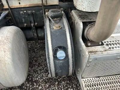 Peterbilt 367 DEF Tank