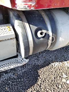 Peterbilt 386 DEF Tank