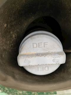 Peterbilt 386 DEF Tank