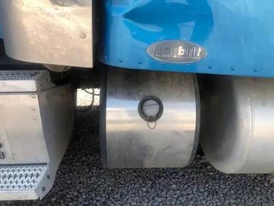 Peterbilt 386 DEF Tank