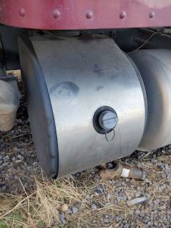 Peterbilt 389 DEF Tank