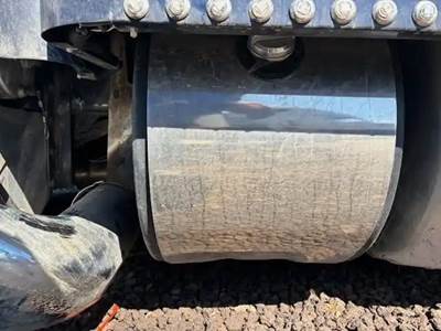 Peterbilt 389 DEF Tank