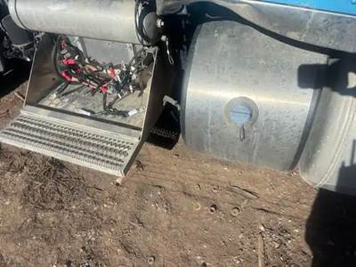 Peterbilt 389 DEF Tank