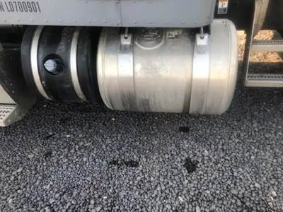 Peterbilt 567 DEF Tank