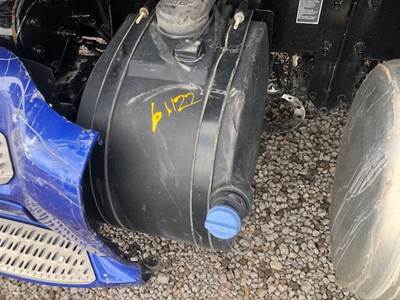 Peterbilt 579 DEF Tank