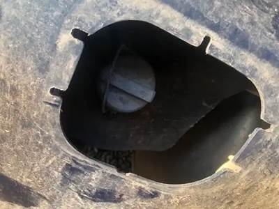 Peterbilt 579 DEF Tank