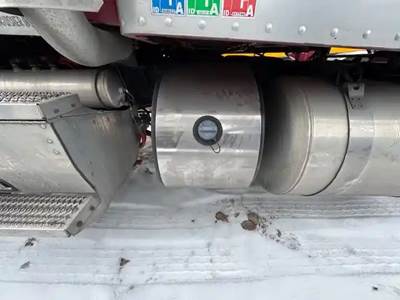 Peterbilt 579 DEF Tank