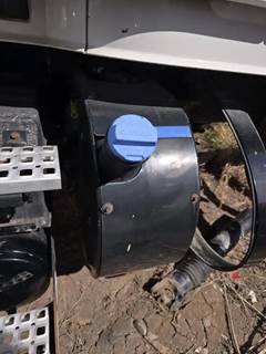 Volvo VNL DEF Tank