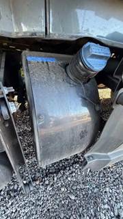 Volvo VNL DEF Tank