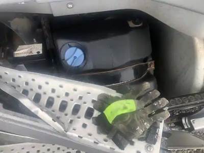 Western Star 5700 DEF Tank