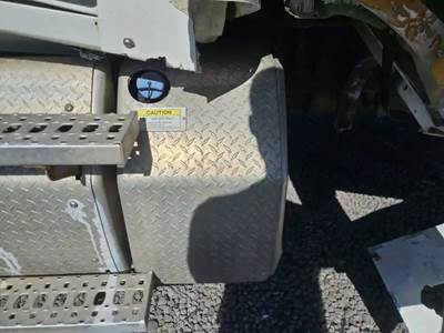 Western Star 5700 DEF Tank