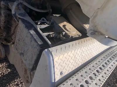 Freightliner Cascadia 113 DPF Filter