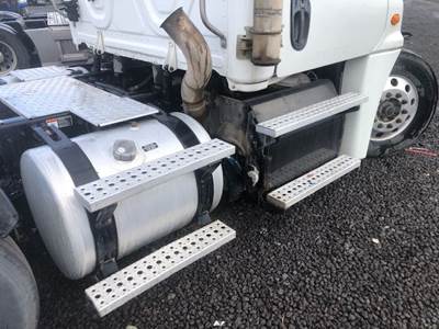 Freightliner Cascadia 125 DPF Filter