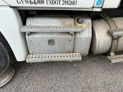 Freightliner Cascadia 125 DPF Filter