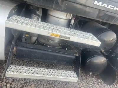 Mack Pinnacle CHU613 DPF Filter for a 2013 Mack CHU613