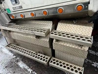 Western Star 4900FA DPF Filter for a 2019 Western Star 4900 FA