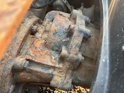 Dana-Spicer DSP40 Front Differential for a 2005 Kenworth W900