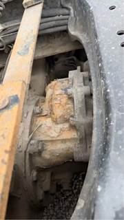 Dana-Spicer DSP40 Front Differential for a 2005 Peterbilt 379