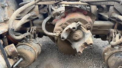 Dana-Spicer DSP40 Front Differential for a 2003 Peterbilt 379