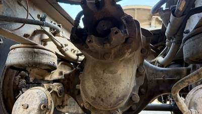 Dana-Spicer DSP40 Front Differential for a 2003 Kenworth T800