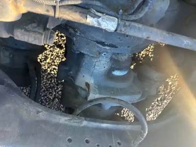 Dana-Spicer DSP41 Front Differential for a 2013 Peterbilt 587