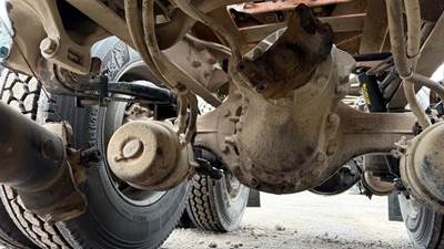 Dana-Spicer DSP41 Front Differential for a 2006 Peterbilt 379