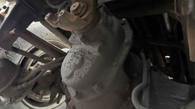 Eaton DS402 Front Differential for a 1993 Peterbilt 378